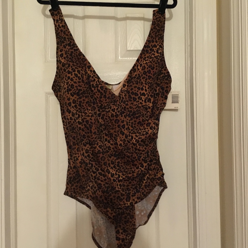 Islander: NWT 1PC Size 24 Bathing Suit -Cheetah Print - Soft Cup Bra Faux Wrap